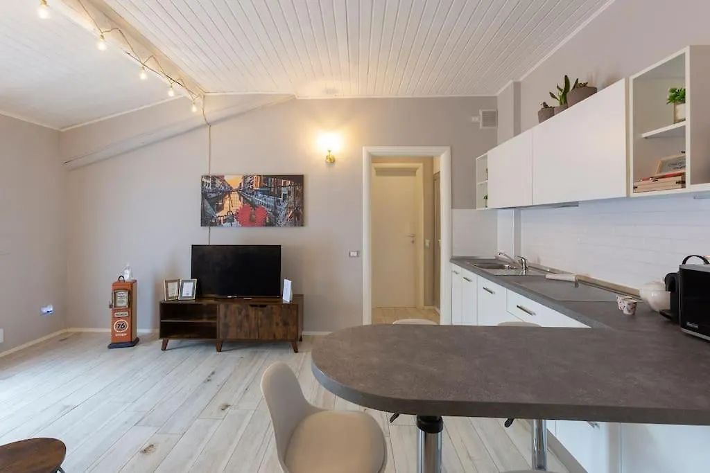 My Charming Apartments Ai Navigli-Vigevano Suite Milan